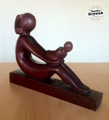 Adelaida. Maternidad 4. Talla en madera de Nazareno.