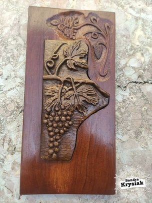 Alfonso. Relieve de uvas.