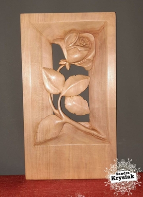 Adelaida. Talla de Rosa en madera de lenga argentina.
