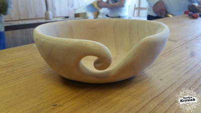 Chispa. Cuenco tallado en madera ayous. 2020