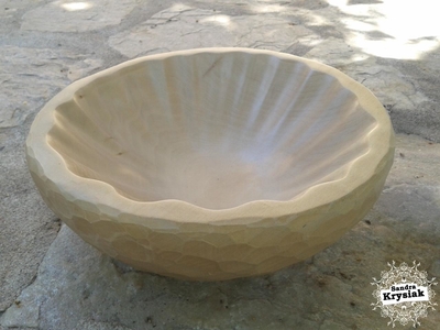 Arno. Cuenco tallado en madera de Tilo