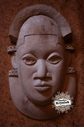 Mª Angeles - Máscara en proceso - madera de Aliso