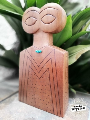 Ana Bes. Escultura tallada en madera de ukola. 2020