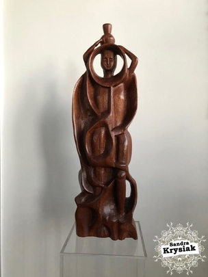 María Jesús. Escultura tallada en sapelly. 2019